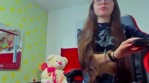 KENDALYENER online show from March 10, 2025, 2:16 pm