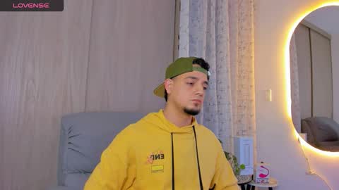 kendel_dimitri online show from November 5, 2025, 4:56 am