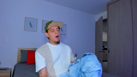 kendel_dimitri online show from November 30, 2025, 5:33 am