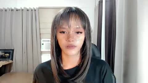 kendra_lunaxx online show from March 10, 2026, 1:27 pm