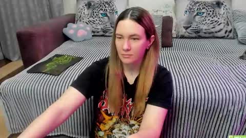 Kendra online show from March 24, 2026, 11:43 pm