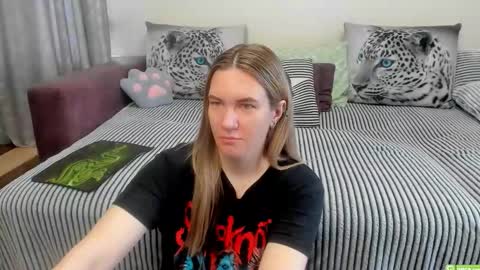 Kendra online show from May 19, 2026, 1:56 am