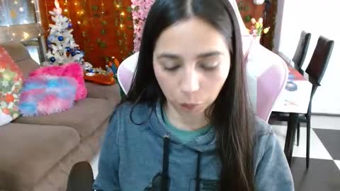 Snapshot of kendy_all4u7 chatting on December 4, 2025, 3:27 am kendy_all4u7 online show from December 4, 2025, 3:27 am