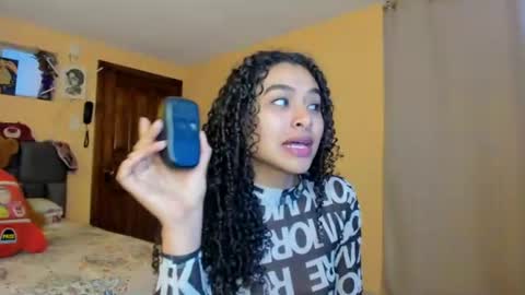 Snapshot of keniia_riizz chatting on June 29, 2026, 6:19 pm Kenia online show from June 29, 2026, 6:19 pm