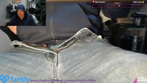 Snapshot of kenkuddles chatting on January 12, 2025, 3:17 am Ken Kuddles online show from January 12, 2025, 3:17 am