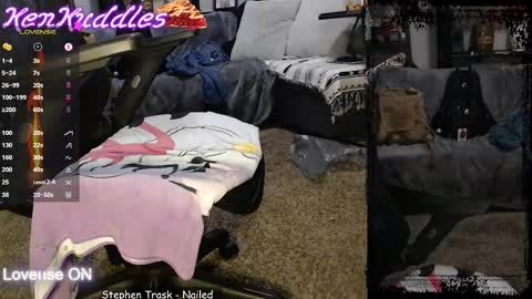 Snapshot of kenkuddles chatting on November 6, 2025, 1:28 am Ken Kuddles online show from November 6, 2025, 1:28 am