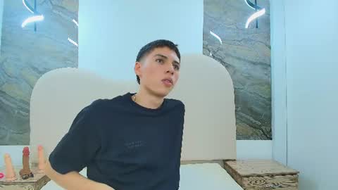 kenny_hank online show from June 24, 2026, 3:49 am