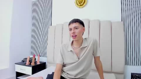 kenny_hank online show from July 27, 2026, 3:46 am