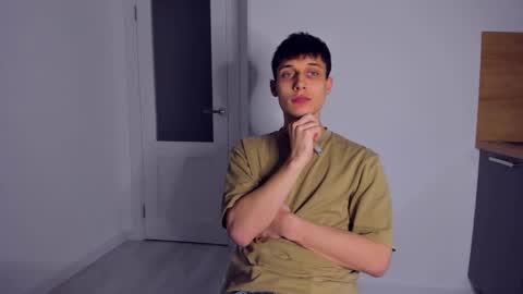 Peter     online show from November 30, 2025, 10:25 pm