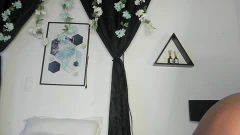 KENTHA  online show from March 25, 2026, 10:21 am