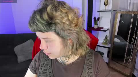 Kenzie online show from November 16, 2025, 4:51 am