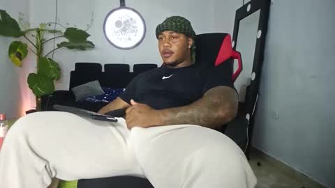 dany wolf002 online show from April 5, 2026, 7:33 pm