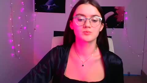 Snapshot of ketrin_pirsss chatting on December 6, 2024, 10:05 am Ketrin online show from December 6, 2024, 10:05 am