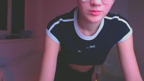 Snapshot of ketrin_pirsss chatting on January 12, 2025, 2:24 am Ketrin online show from January 12, 2025, 2:24 am