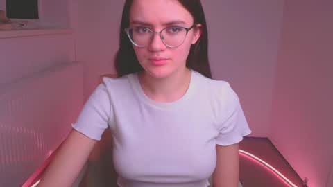 Snapshot of ketrin_pirsss chatting on February 5, 2025, 9:46 am Ketrin online show from February 5, 2025, 9:46 am