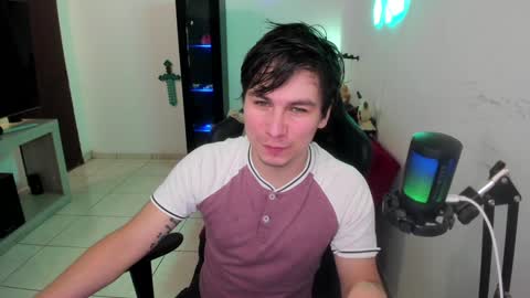 Snapshot of kevin873s chatting on December 18, 2024, 12:10 am Kevin online show from December 18, 2024, 12:10 am