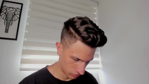 Snapshot of kevin_ahs1 chatting on December 13, 2024, 5:00 pm Kevin Ahs online show from December 13, 2024, 5:00 pm