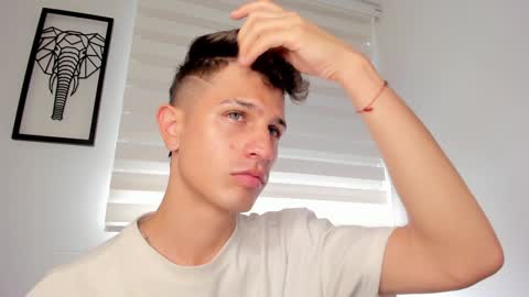 Snapshot of kevin_ahs1 chatting on December 29, 2024, 4:40 pm Kevin Ahs online show from December 29, 2024, 4:40 pm