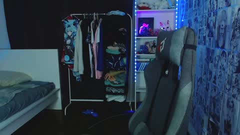 Snapshot of kevin_joestar chatting on February 5, 2025, 3:55 am Kevin online show from February 5, 2025, 3:55 am