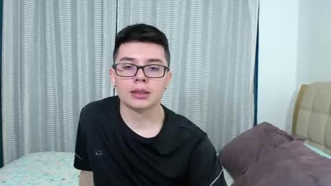 Snapshot of kevinhunts chatting on February 7, 2026, 12:14 am Kevin online show from February 7, 2026, 12:14 am