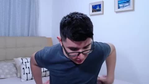 Snapshot of kevinhunts chatting on February 22, 2026, 7:23 pm Kevin online show from February 22, 2026, 7:23 pm