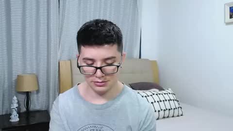 Snapshot of kevinhunts chatting on February 25, 2026, 12:42 am Kevin online show from February 25, 2026, 12:42 am