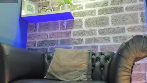 Snapshot of kevinn_blue chatting on October 28, 2025, 12:03 am Sexy Hot Kevin online show from October 28, 2025, 12:03 am