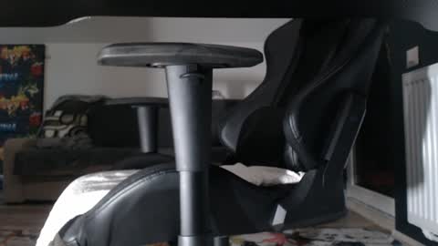 Snapshot of kevinnlovely chatting on December 15, 2024, 12:51 am Kevinn online show from December 15, 2024, 12:51 am