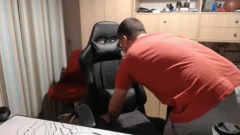 Snapshot of kevinnlovely chatting on November 1, 2025, 8:22 pm Kevinn online show from November 1, 2025, 8:22 pm