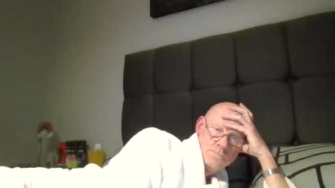 Snapshot of kevlooking4sez chatting on January 24, 2025, 12:42 am kevlooking4sez online show from January 24, 2025, 12:42 am