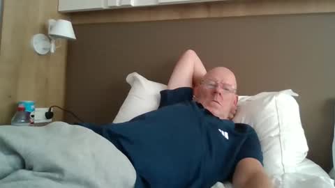 Snapshot of kevlooking4sez chatting on October 12, 2025, 3:44 pm kevlooking4sez online show from October 12, 2025, 3:44 pm