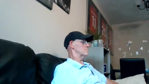 kevlooking4sez online show from August 8, 2026, 6:32 pm