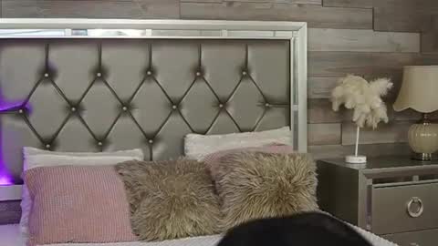 keylaconner online show from January 27, 2025, 2:02 pm