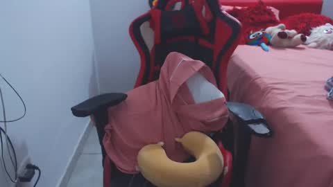 Snapshot of keyra_dainty chatting on December 25, 2024, 9:33 pm Sandy Saenz online show from December 25, 2024, 9:33 pm