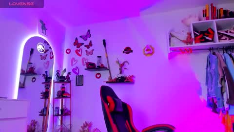 khalessi07 online show from March 26, 2026, 3:06 pm