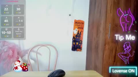 khate_smith online show from November 2, 2025, 4:53 pm