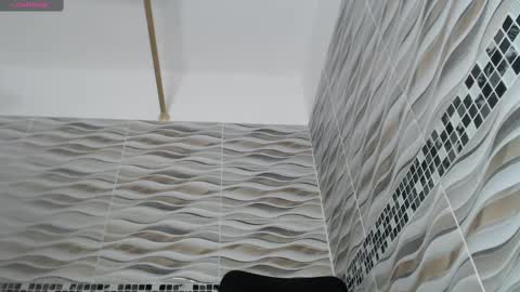 Snapshot of khloe33 chatting on November 11, 2025, 9:31 am khloe33 online show from November 11, 2025, 9:31 am