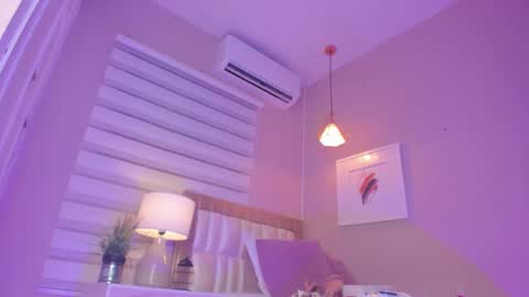 khloe_sweeet online show from September 19, 2025, 11:33 am