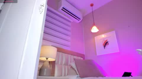 khloe_sweeet online show from October 14, 2025, 11:33 am