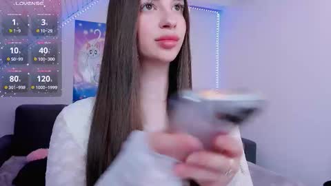 Snapshot of khloeforever chatting on October 21, 2025, 8:31 pm khloe online show from October 21, 2025, 8:31 pm