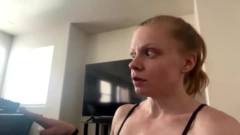 Snapshot of khloemariexox chatting on October 17, 2025, 5:48 pm khloemariexoxo online show from October 17, 2025, 5:48 pm