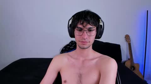 khozler_ online show from March 2, 2025, 6:27 am