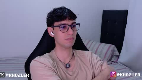 khozler_ online show from March 1, 2026, 2:13 am