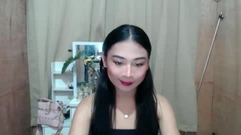 Kiana online show from October 9, 2025, 8:23 am