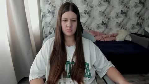 kianna_dior_ online show from June 29, 2026, 9:37 am