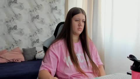 kianna_dior_ online show from June 30, 2026, 8:15 am