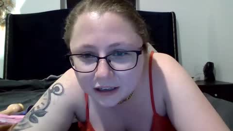 kiara34d online show from April 7, 2026, 8:09 pm