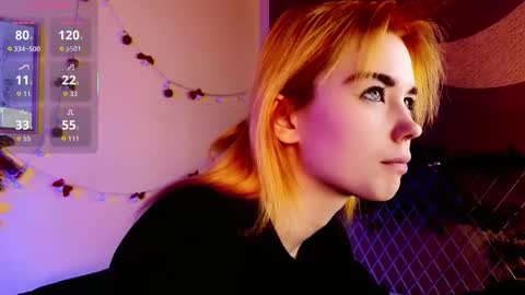 Kira online show from January 6, 2026, 10:34 pm