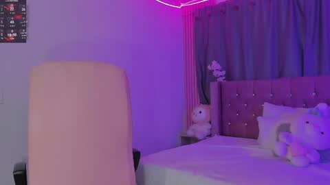 Kiara online show from May 24, 2026, 3:44 am