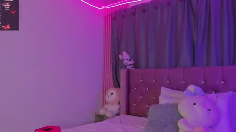 Kiara online show from May 25, 2026, 3:23 am